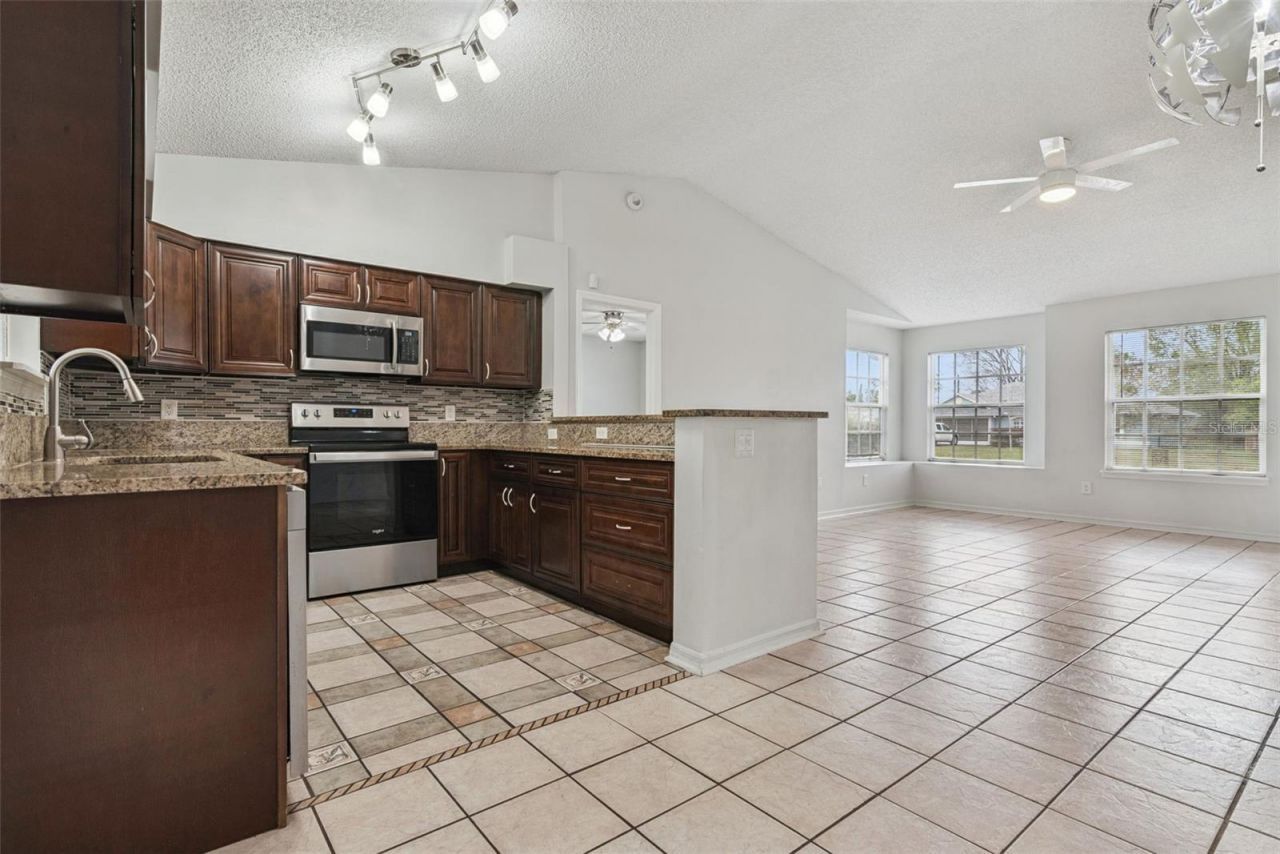 2513 Dumas Drive , Deltona, FL 32738 Photo