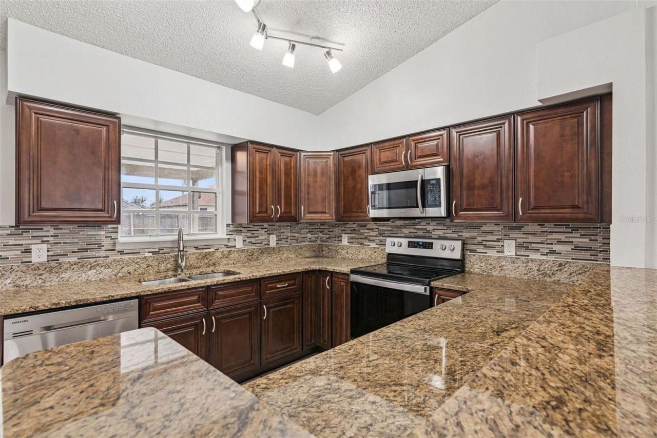 2513 Dumas Drive , Deltona, FL 32738 Photo