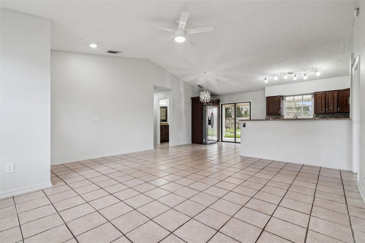 2513 Dumas Drive , Deltona, FL 32738 Photo