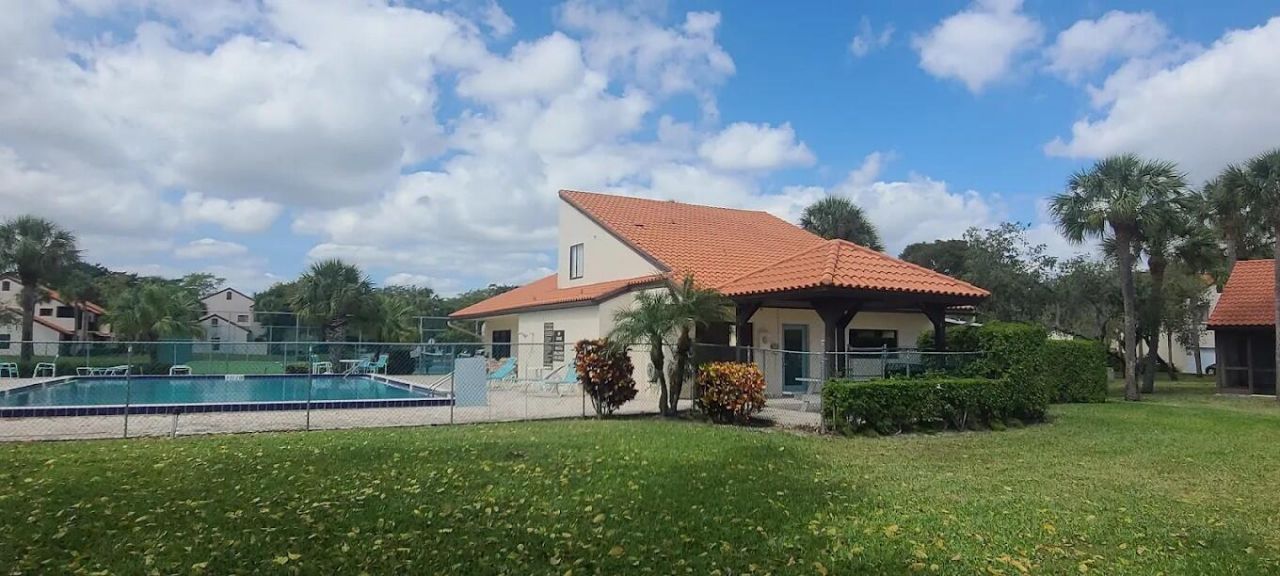 12 Vía De Casas Sur, Unit Apt 203, Boynton Beach, FL 33426 Photo