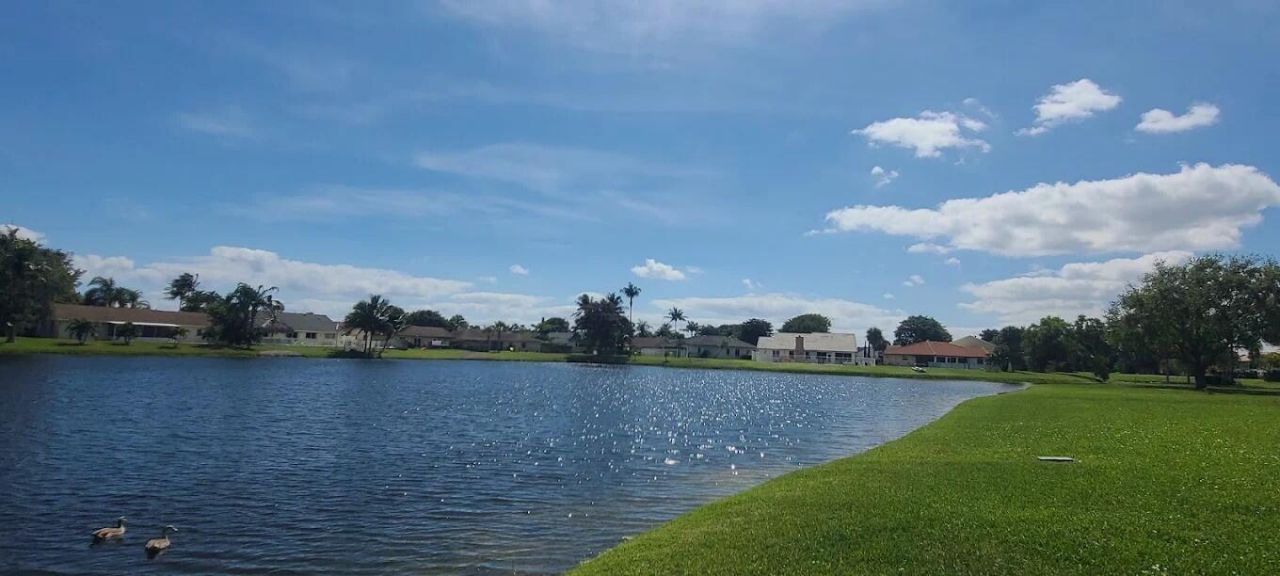 12 Vía De Casas Sur, Unit Apt 203, Boynton Beach, FL 33426 Photo
