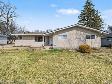 17670 New Hampshire Drive, Southfield, MI 48075