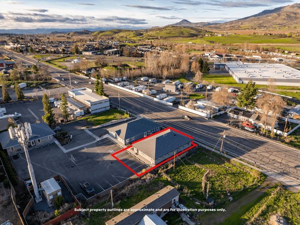 296 S Pacific Highway, Talent, OR 97540