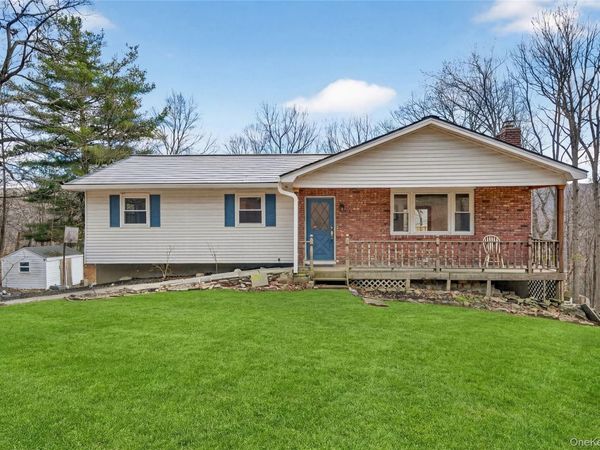 36 Sands Point Road, Washingtonville, NY 10992