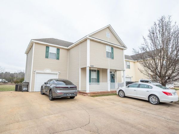 1093 St Andrews Ln, Starkville, MS 39759