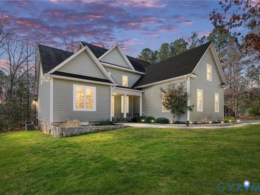 8825 First Branch Lane , Chesterfield, VA 23838