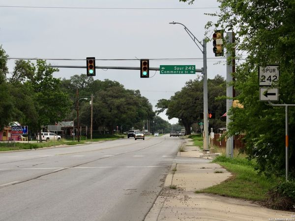 707 Commerce, Pleasanton, TX 78064