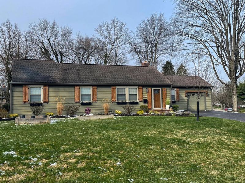 627 S Selby Boulevard , Worthington, OH 43085 Photo 1
