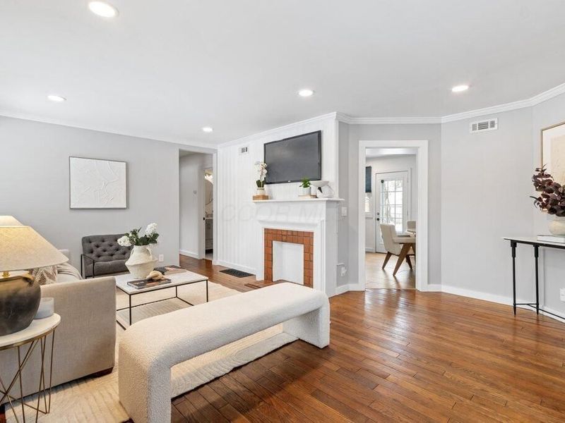 627 S Selby Boulevard , Worthington, OH 43085 Photo 4