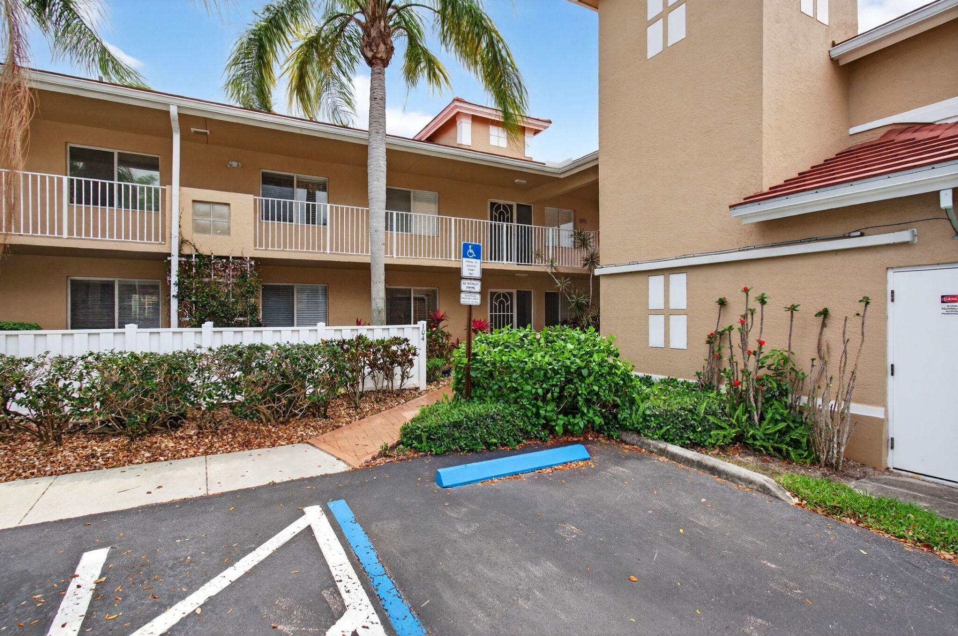 5952 Regal Glen Drive, Unit 104, Boynton Beach, FL 33437 Photo