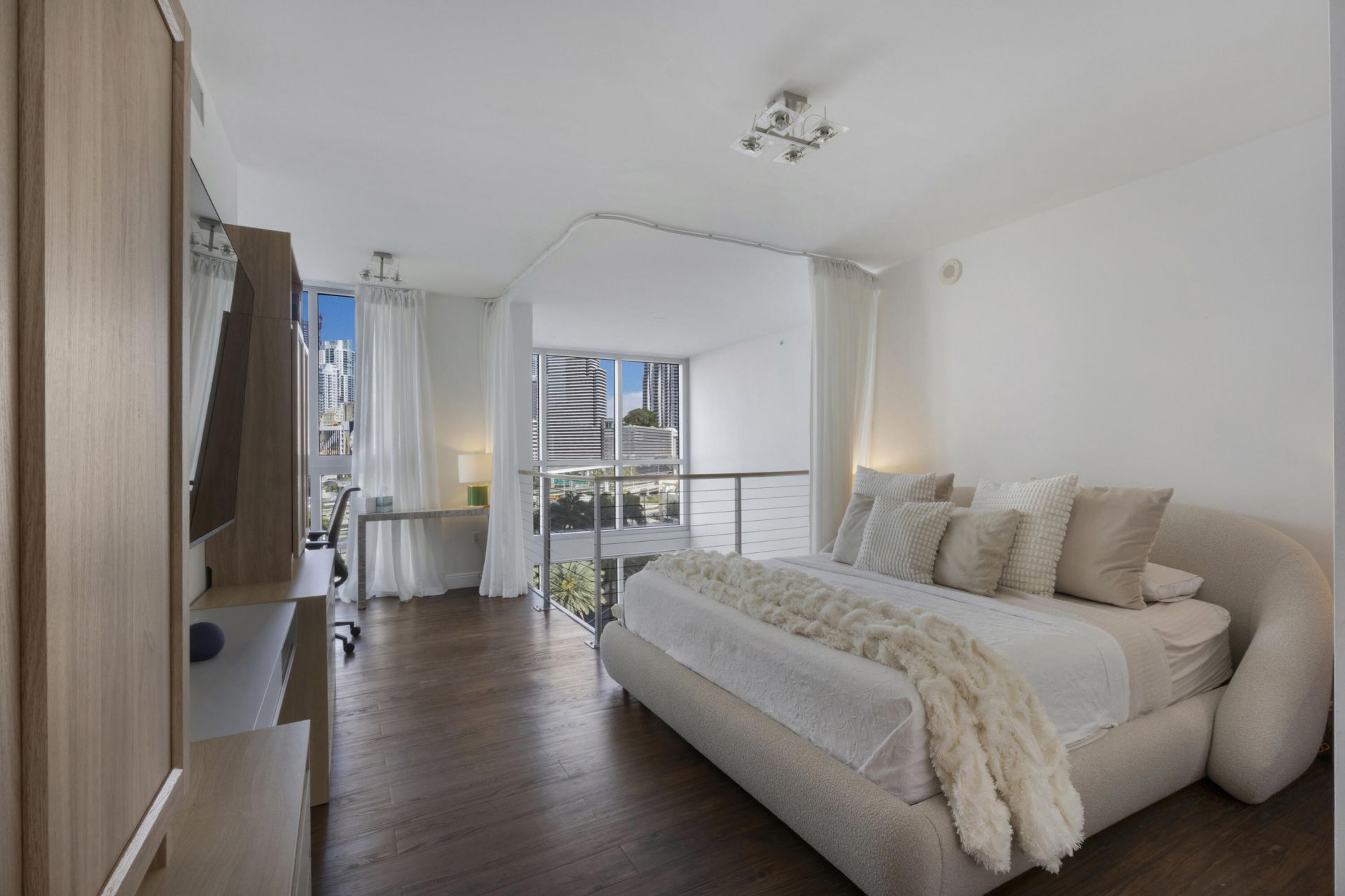 90 SW 3rd Street, Unit Th700a, Miami, FL 33130 Photo