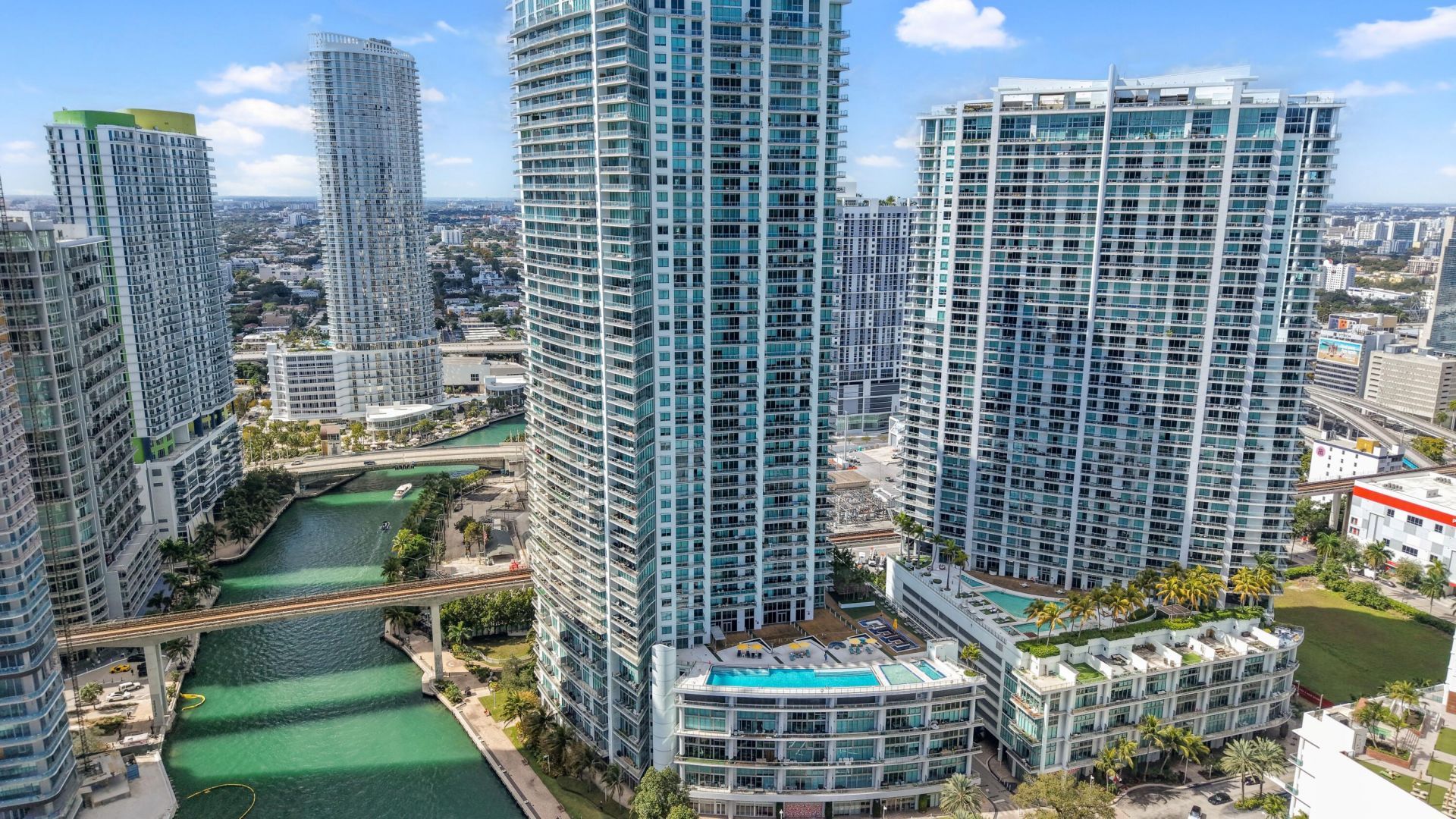 90 SW 3rd Street, Unit Th700a, Miami, FL 33130 Photo