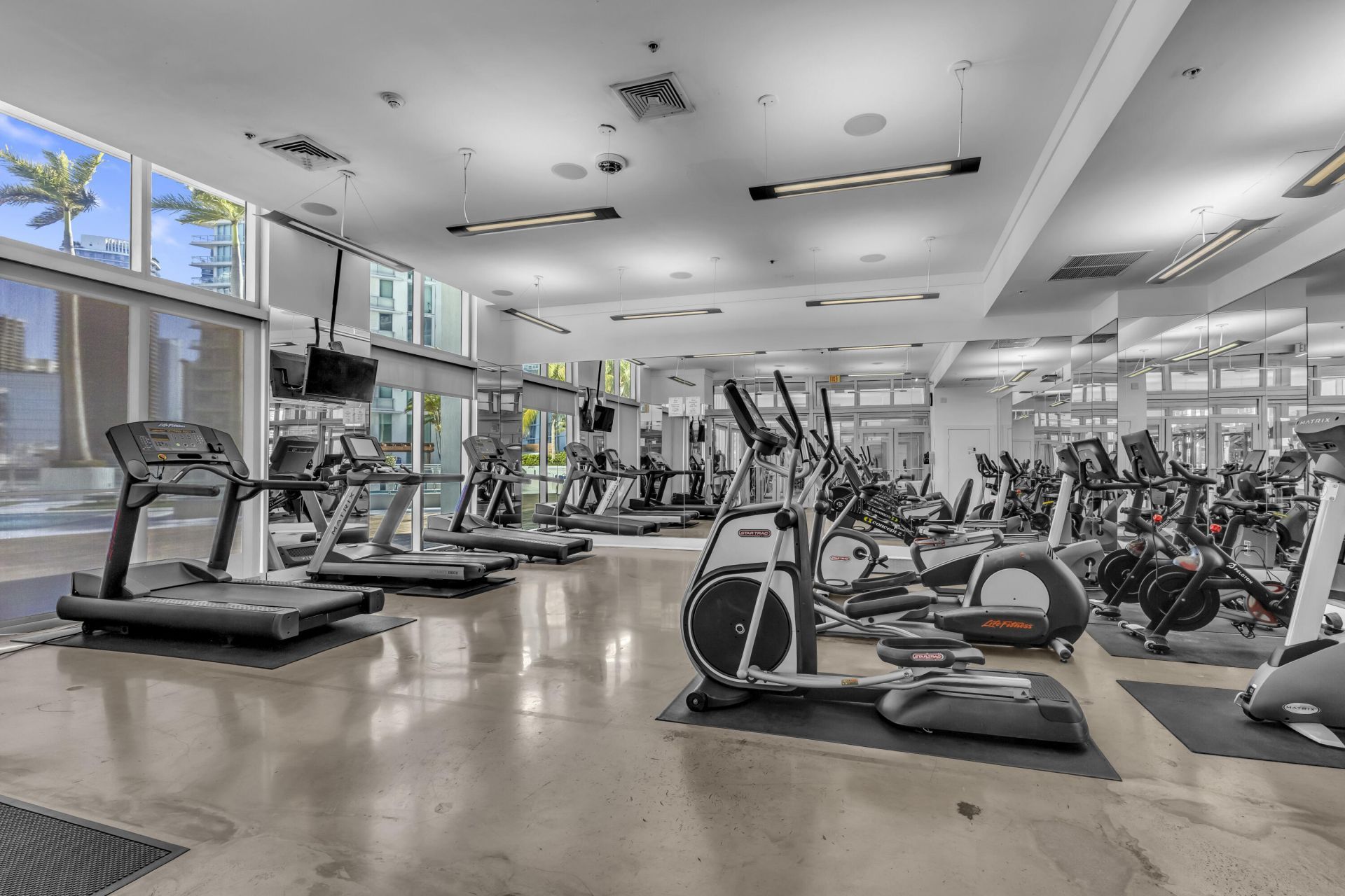 90 SW 3rd Street, Unit Th700a, Miami, FL 33130 Photo