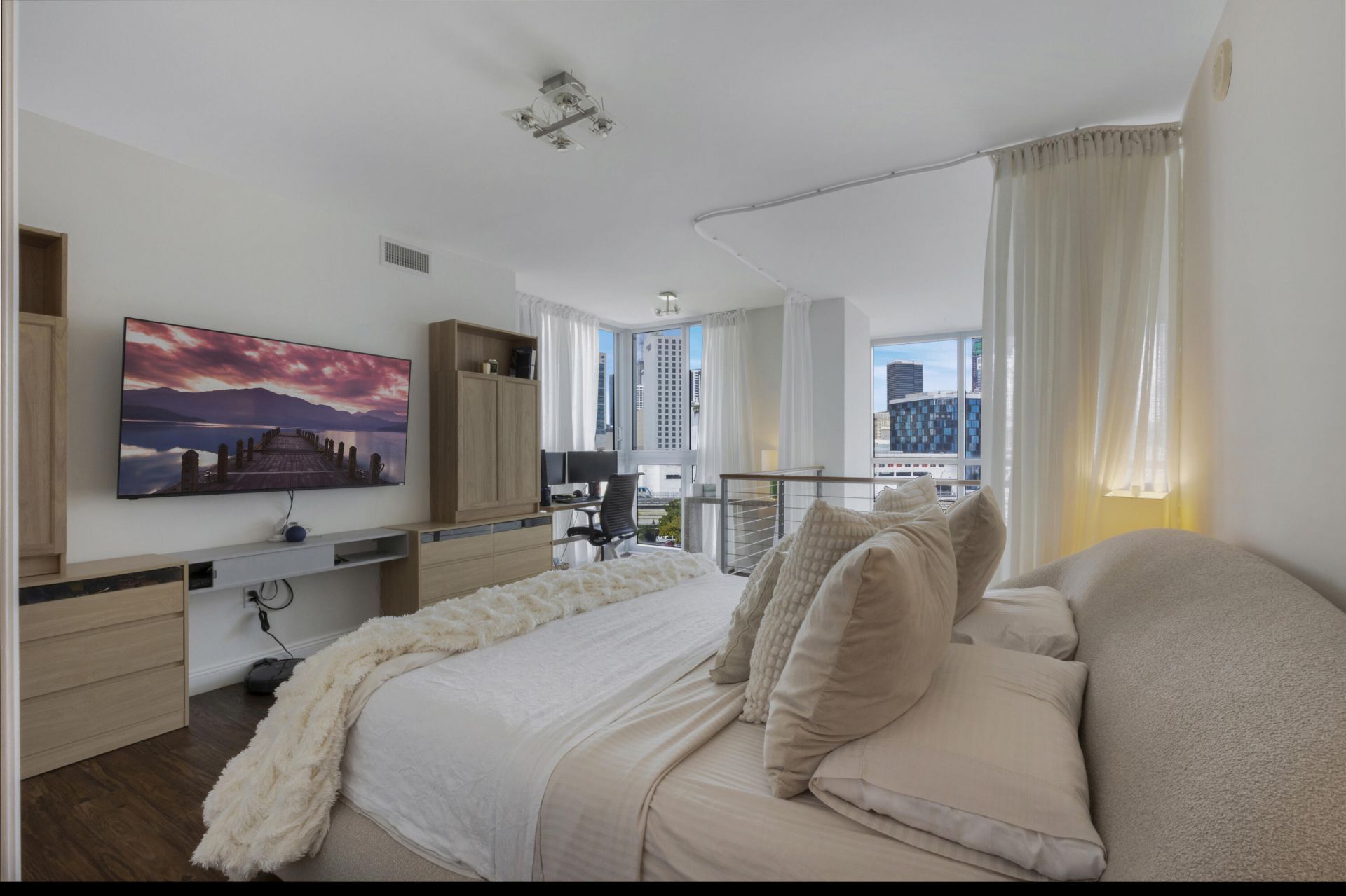 90 SW 3rd Street, Unit Th700a, Miami, FL 33130 Photo