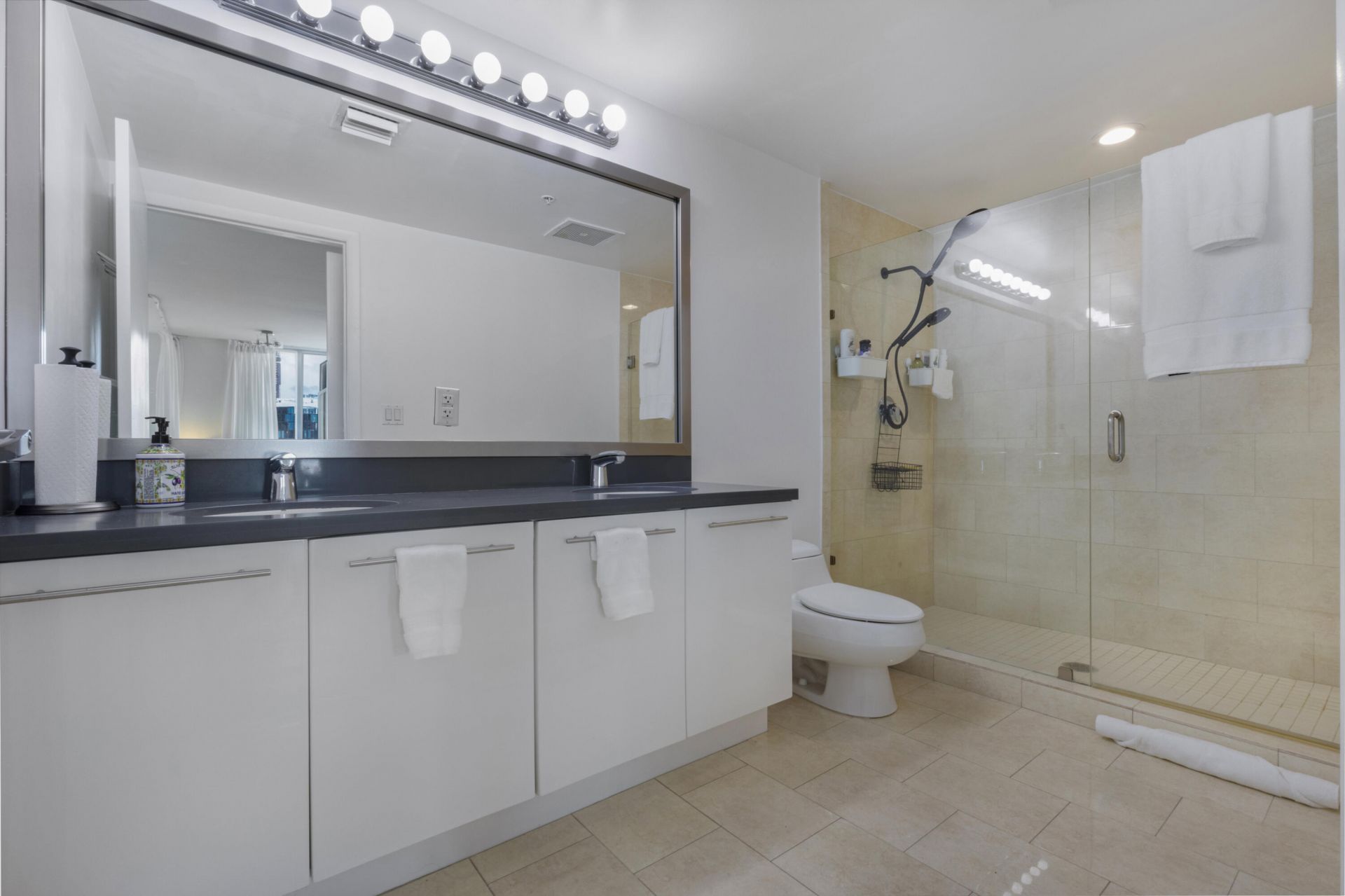 90 SW 3rd Street, Unit Th700a, Miami, FL 33130 Photo