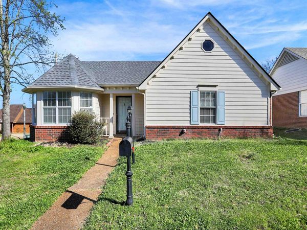 8394 PALM SPRINGS DR, Memphis, TN 38016