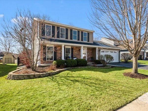 1060 Cliff View Lane, Carol Stream, IL 60188