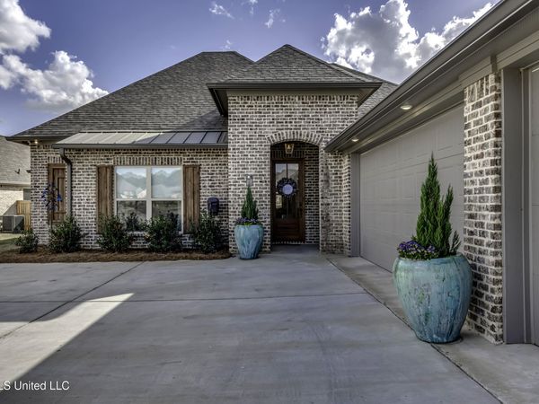 913 Waters Edge, Brandon, MS 39047