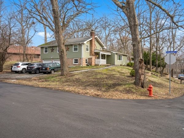 714 Elmwood Drive , Carpentersville, IL 60110