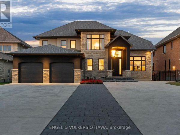 151 Winding Way , Ottawa, ON K2C3H1