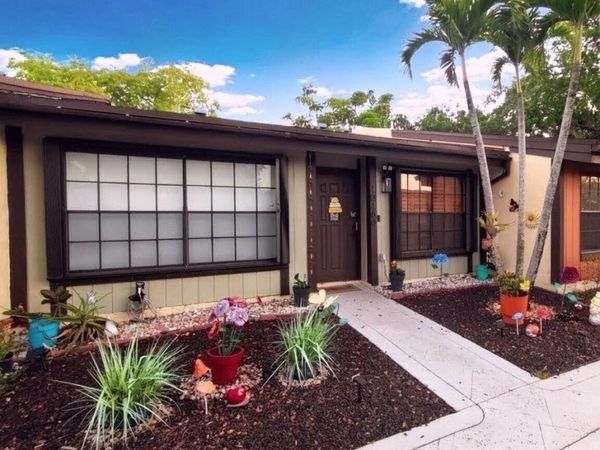 10180 E Cypress Court, Unit 10180, Pembroke Pines, FL 33026