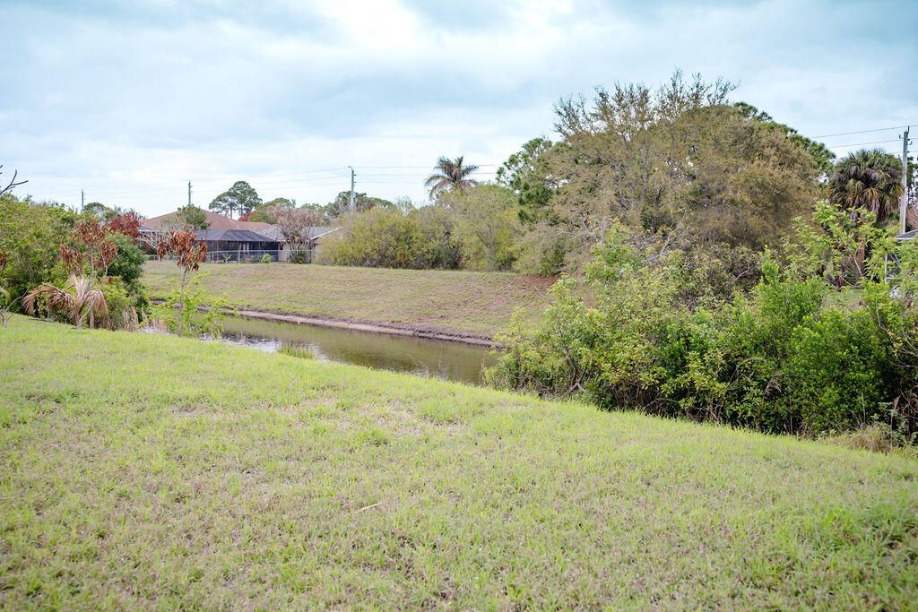 473 SW Whitmore Drive, Port Saint Lucie, FL 34984 Photo