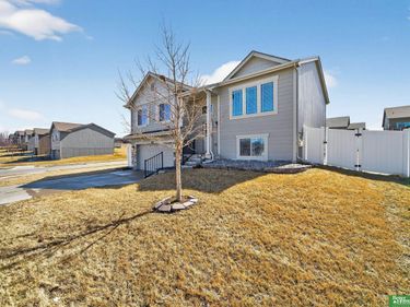 16601 Hanover Street, Bennington, NE 68007