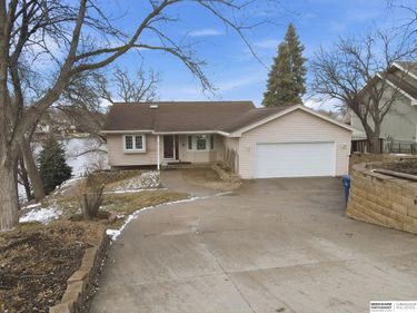 1104 Murray Point, Plattsmouth, NE 68048