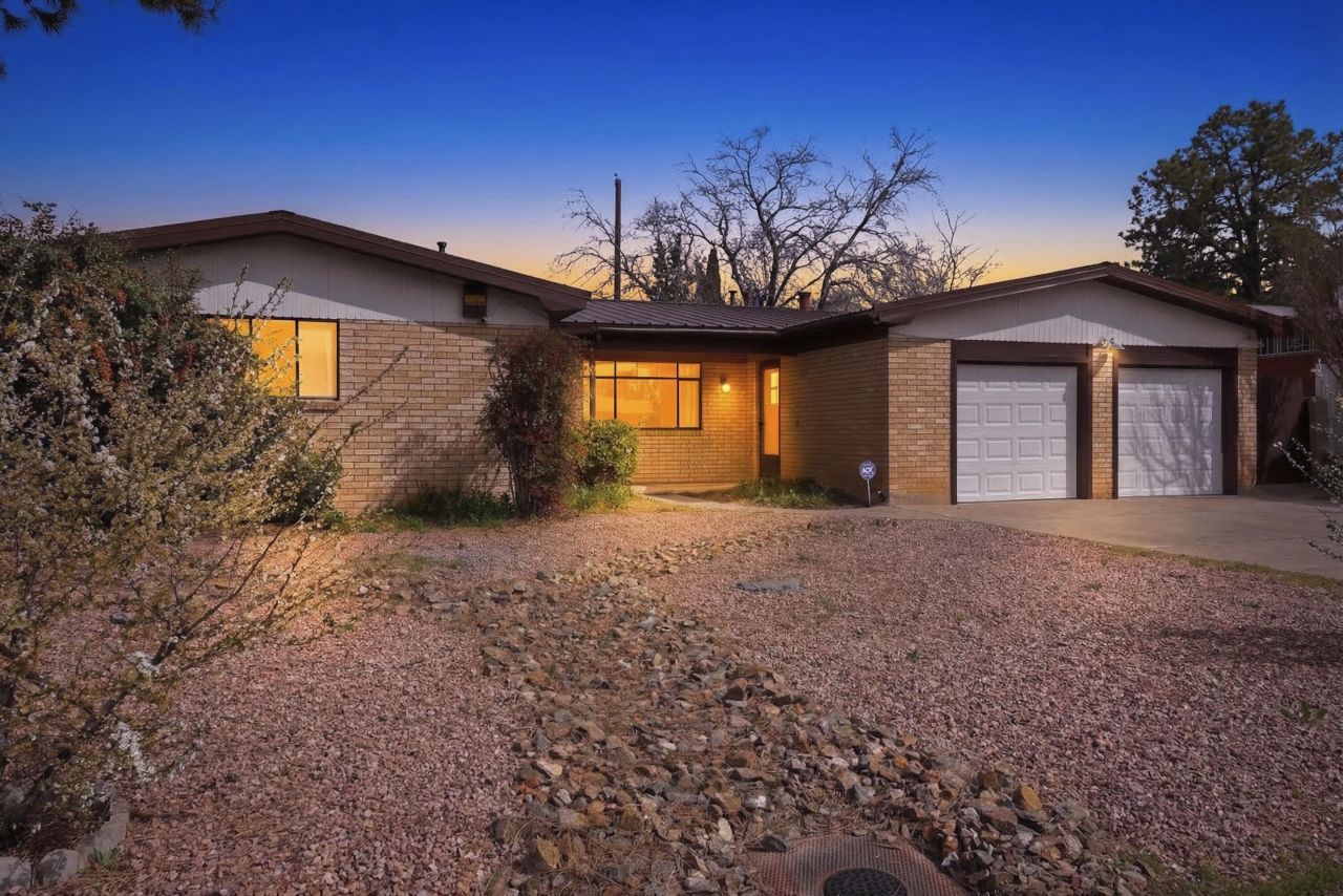 408 La Veta Drive Ne, Albuquerque, NM 87108 Main Photo