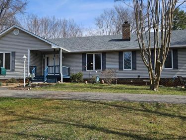 103 Glenn Haven Terrace, Goode, VA 24556