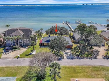 2017 Jessica Way, Navarre, FL 32566