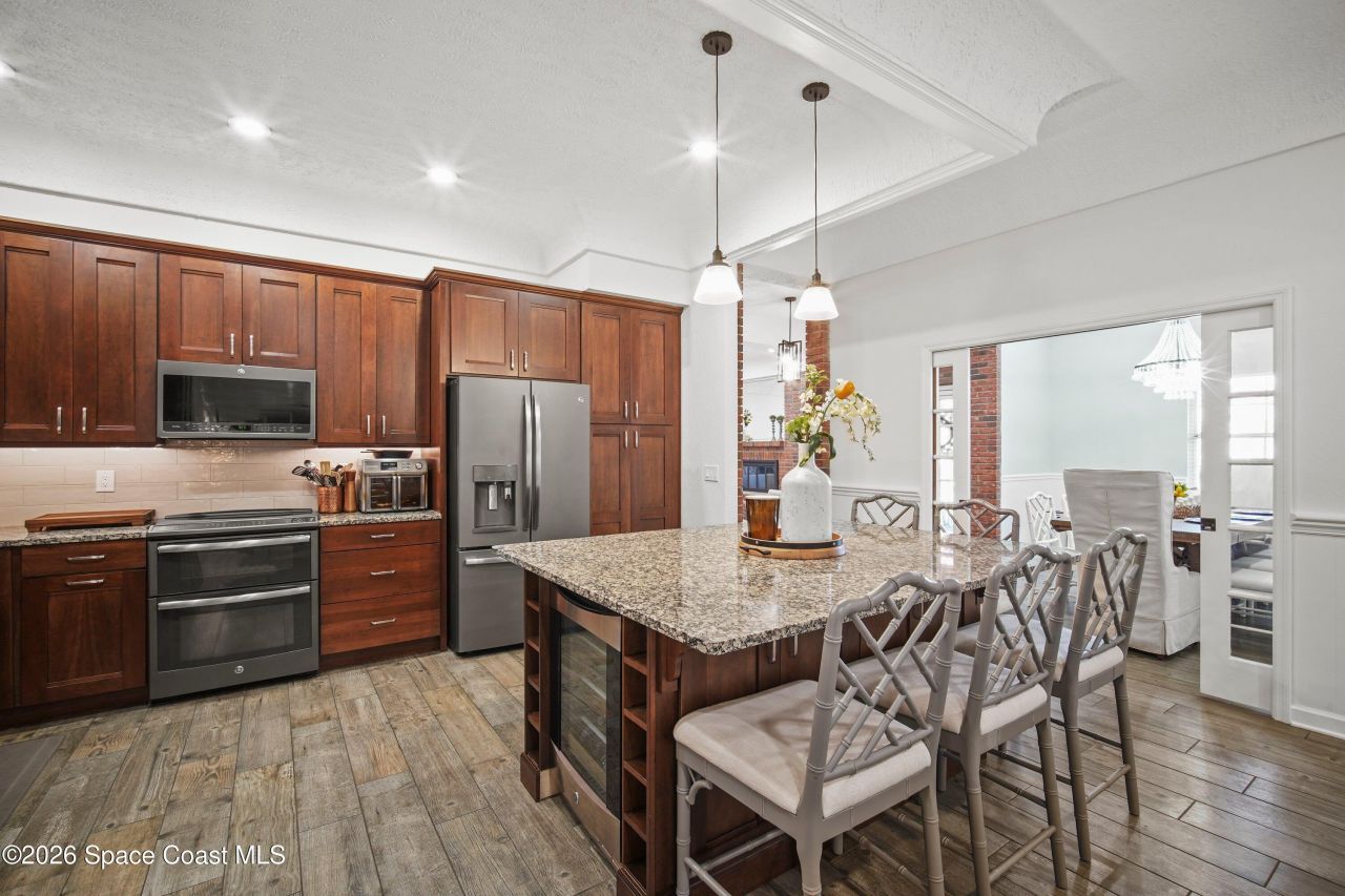 572 Lake Ashley Circle, Melbourne, FL 32904 Photo