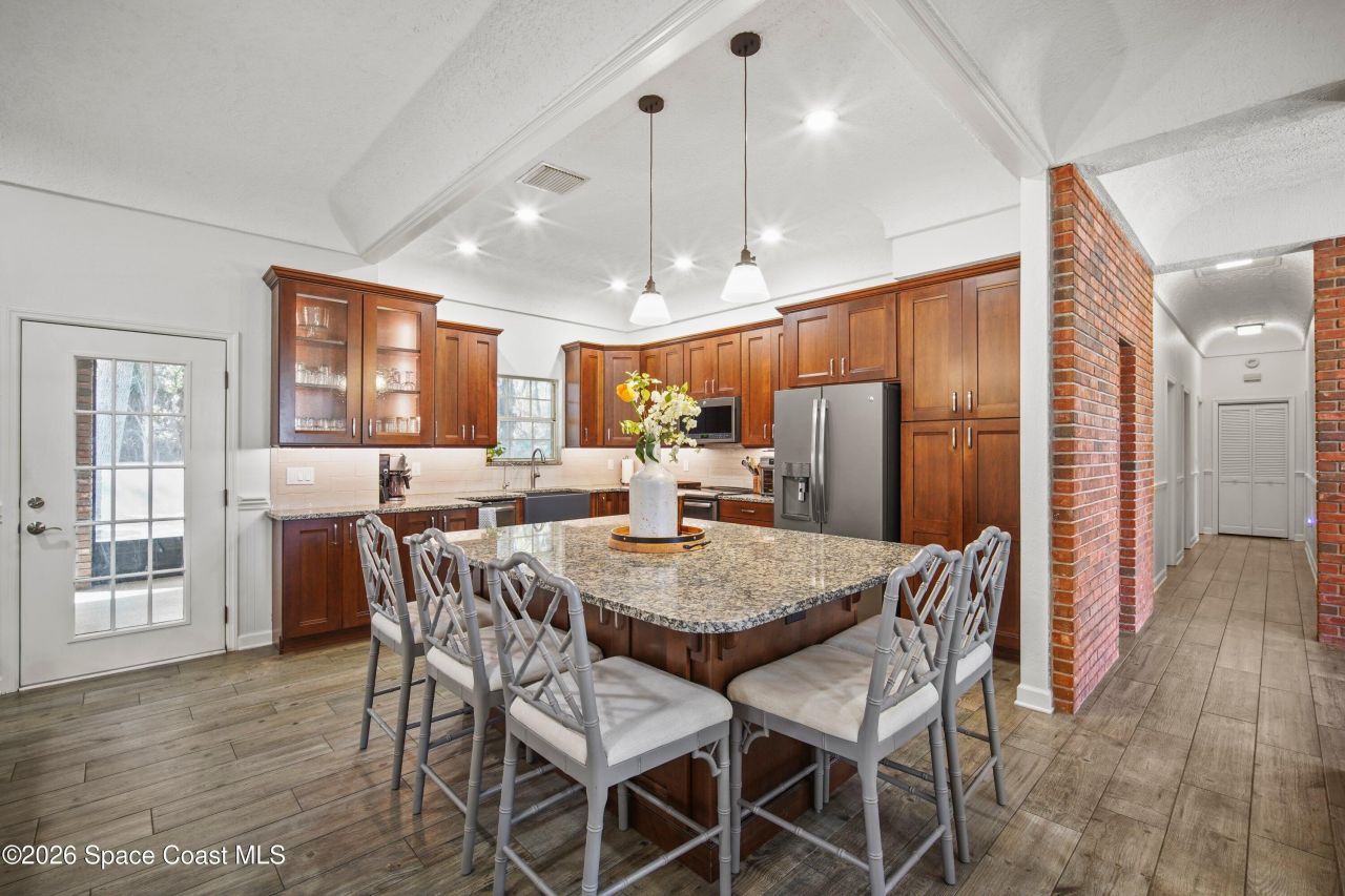 572 Lake Ashley Circle, Melbourne, FL 32904 Photo