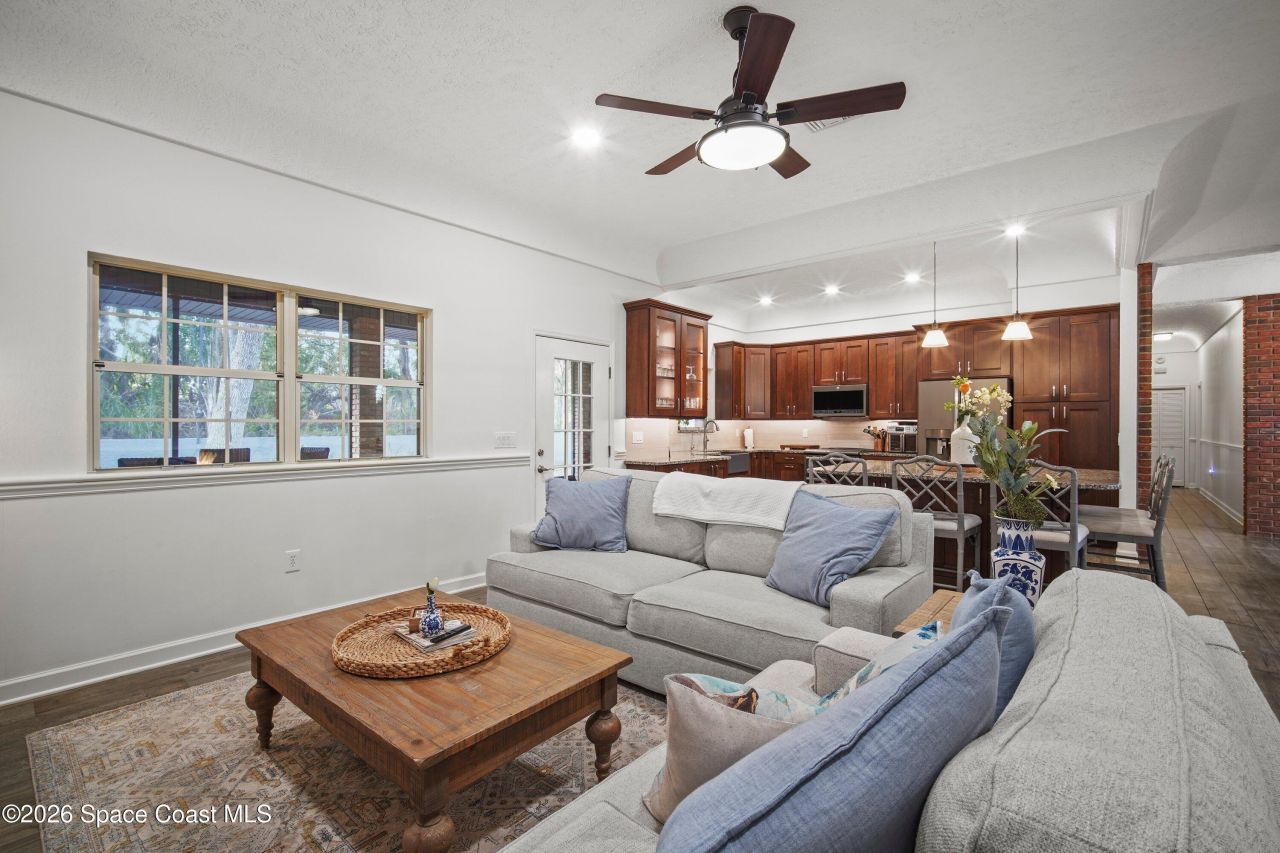 572 Lake Ashley Circle, Melbourne, FL 32904 Photo