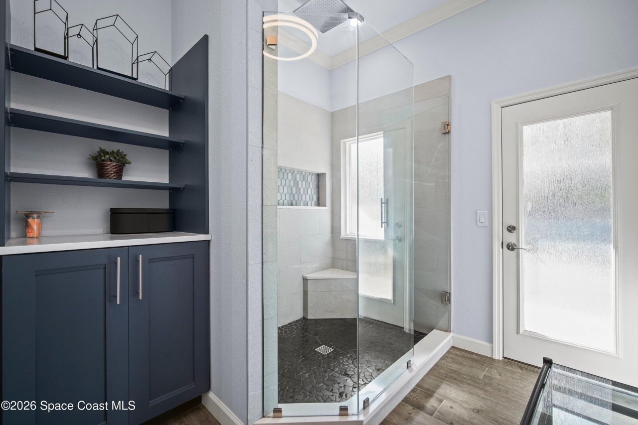 572 Lake Ashley Circle, Melbourne, FL 32904 Photo