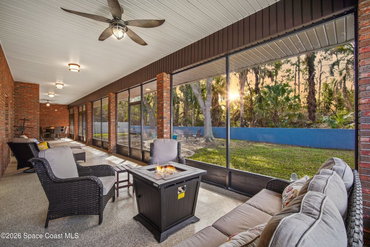 572 Lake Ashley Circle, Melbourne, FL 32904 Photo
