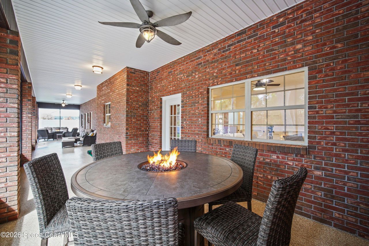 572 Lake Ashley Circle, Melbourne, FL 32904 Photo