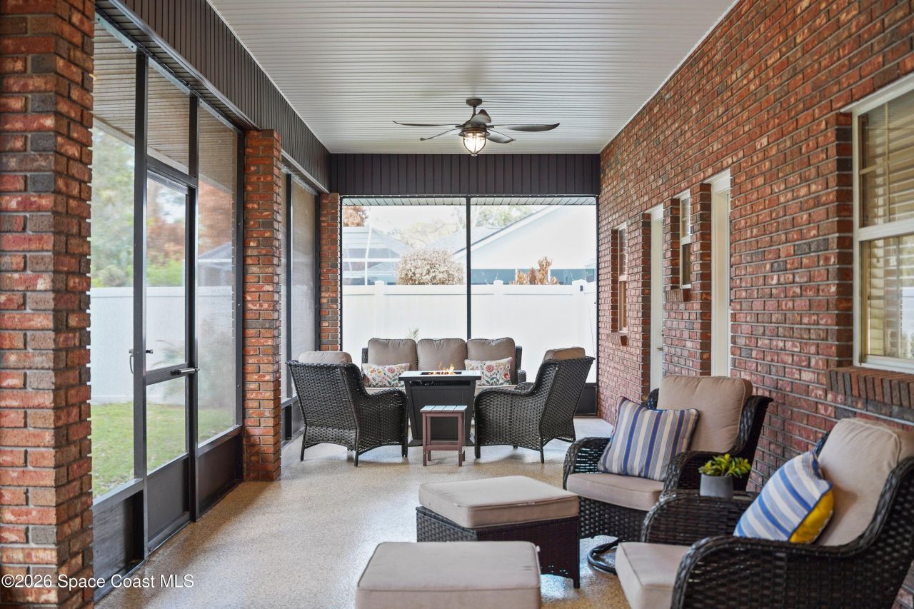572 Lake Ashley Circle, Melbourne, FL 32904 Photo