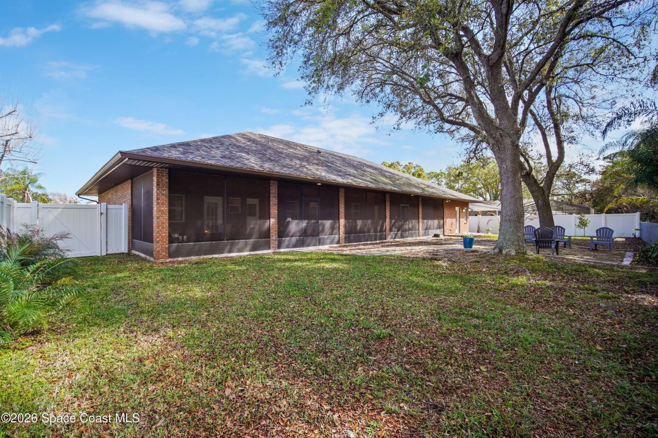 572 Lake Ashley Circle, Melbourne, FL 32904 Photo