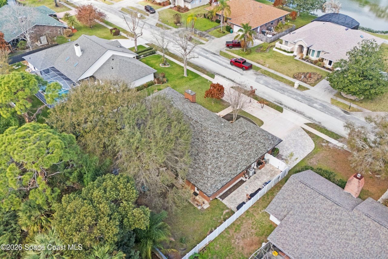 572 Lake Ashley Circle, Melbourne, FL 32904 Photo