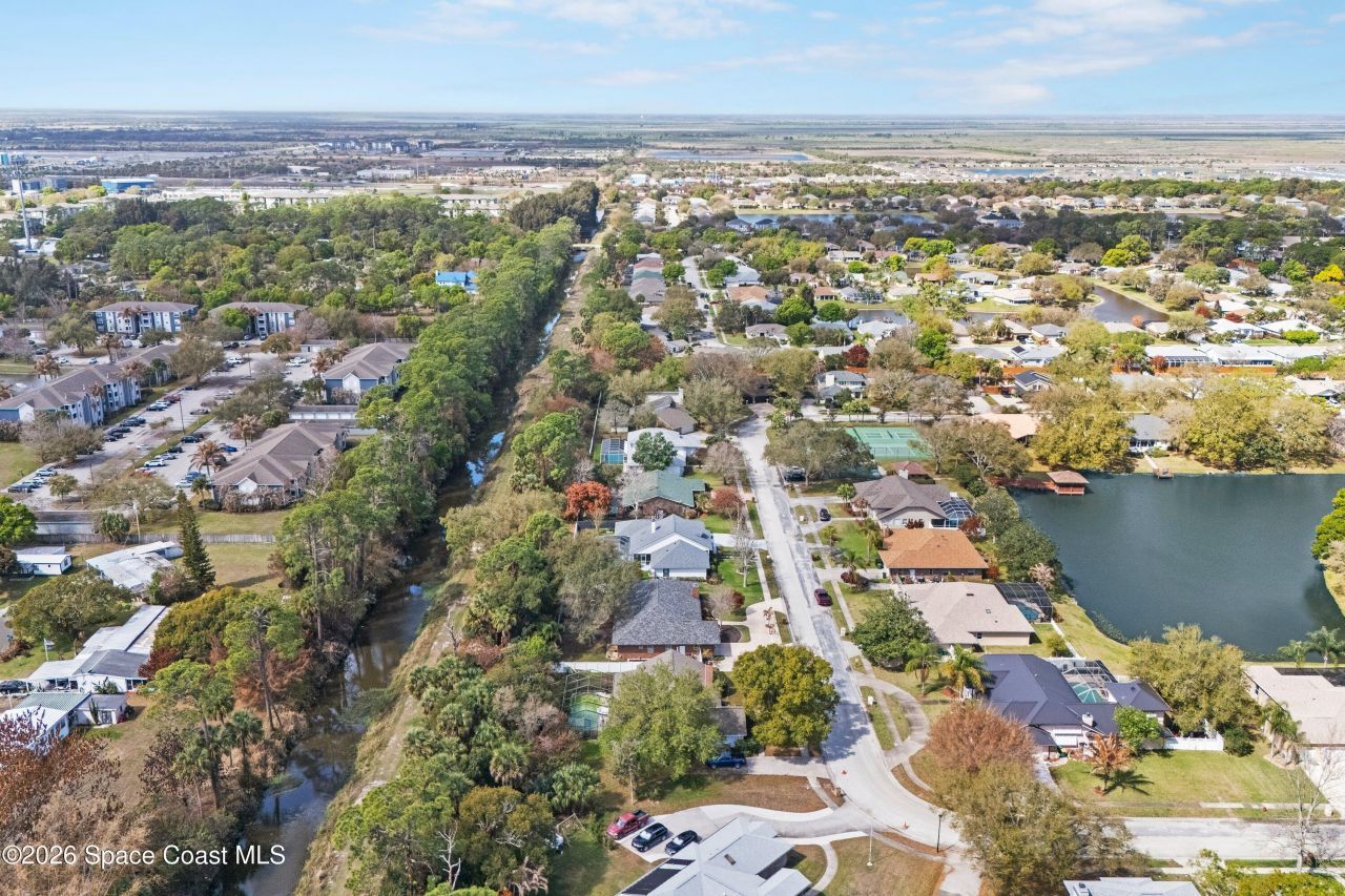 572 Lake Ashley Circle, Melbourne, FL 32904 Photo