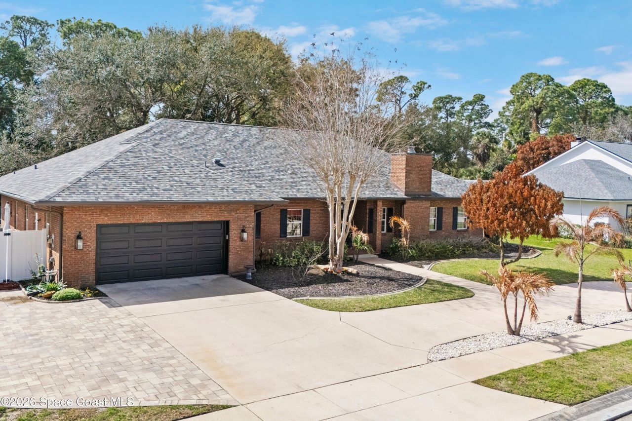 572 Lake Ashley Circle, Melbourne, FL 32904 Photo