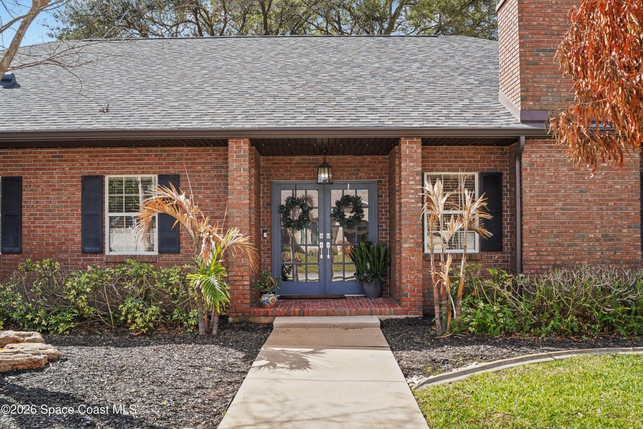 572 Lake Ashley Circle, Melbourne, FL 32904 Photo