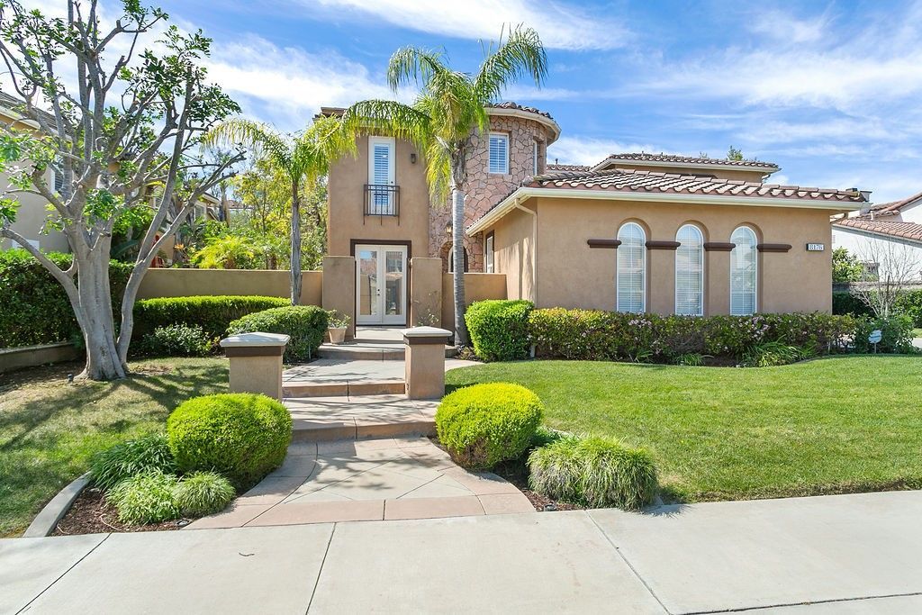 8176 E Bailey Way, Anaheim Hills, CA 92808 Main Photo