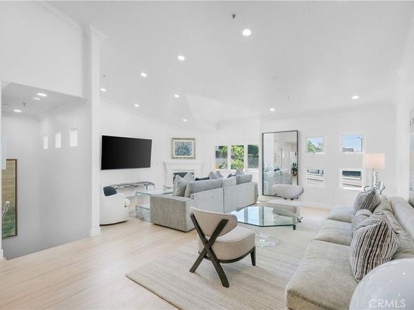 401 Seaward Road, Unit 2, Corona Del Mar, CA 92625