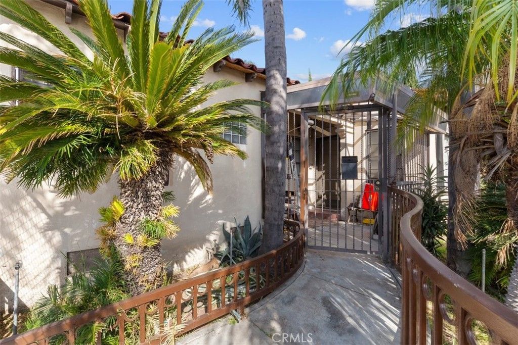 10001 Bowman Avenue, South Gate, CA 90280 Main Photo