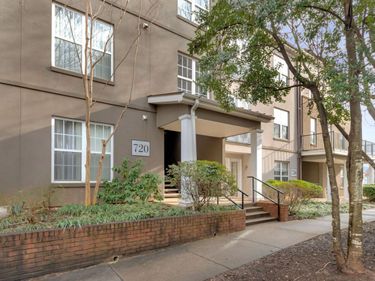 720 WALKER SQ, Unit 1B, Charlottesville, VA 22903