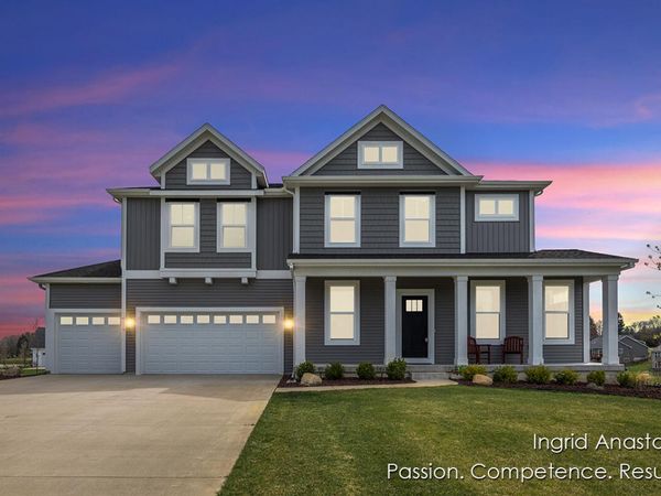 6830 Golden View Drive SE, Grand Rapids, MI 49512