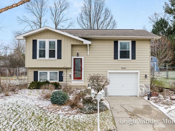 1410 Beckwith Avenue NE, Grand Rapids, MI 49505