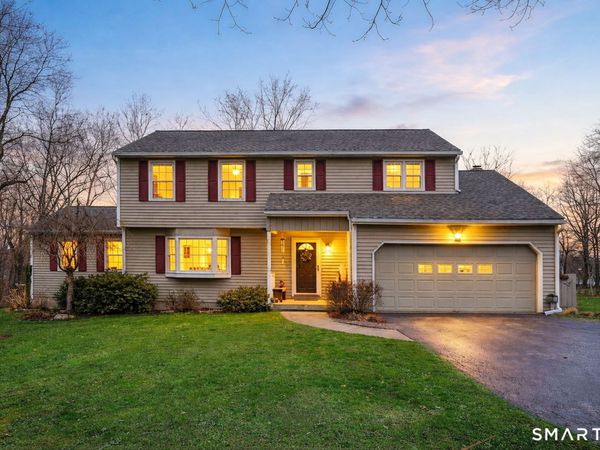 32 School House, Burlington, CT 06013